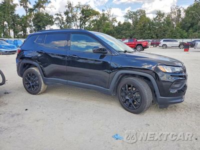 Czwarte zdjęcie samochodu z boku: 2023 JEEP COMPASS LATITUDE VIN:3C4NJDBN5PT500946 - miniatura