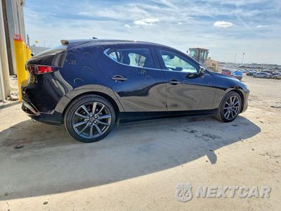 Trzecie zdjęcie samochodu z tyłu: 2020 MAZDA 3 PREFERRED VIN:JM1BPBMM9L1162088 - miniatura