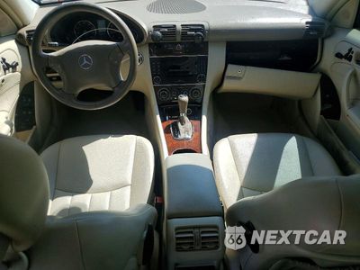 Zdjęcie 8 z 12 samochodu: 2007 MERCEDES-BENZ C 280 4MATIC VIN:WDBRF92H37F935693 - miniatura