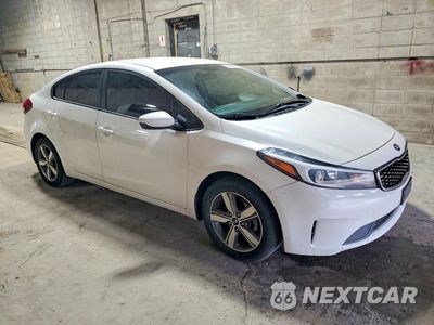 Czwarte zdjęcie samochodu z boku: 2018 KIA FORTE LX VIN:3KPFL4A74JE239239 - miniatura