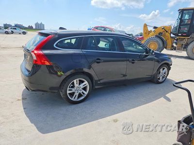 Trzecie zdjęcie samochodu z tyłu: 2015 VOLVO V60 PREMIER+ VIN:YV140MEC4F1195206 - miniatura