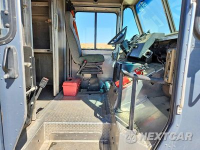 Zdjęcie 11 z 13 samochodu: 2020 FREIGHTLINER MT45G CHASSIS DELIVERY TRUCK VIN:4UZAC2EA6LCLZ6748 - miniatura