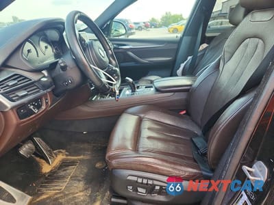 Zdjęcie 7 z 13 samochodu: 2015 BMW X5 XDRIVE50I VIN:5UXKR6C55F0J75280 - miniatura