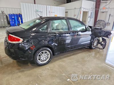 Trzecie zdjęcie samochodu z tyłu: 2010 FORD FOCUS SE VIN:1FAHP3FN7AW251704 - miniatura
