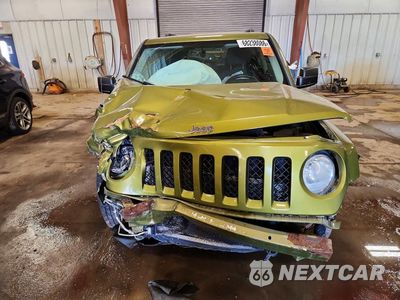 Piąte zdjęcie samochodu w środku: 2012 JEEP PATRIOT LATITUDE VIN:1C4NJPFBXCD586787 - miniatura