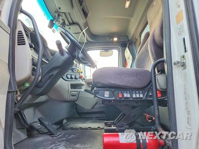 Zdjęcie 7 z 14 samochodu: 2018 PETERBILT 579 SEMI TRUCK VIN:1XPBA48X0JD477437 - miniatura
