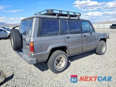 Trzecie zdjęcie samochodu z tyłu: 1991 ISUZU TROOPER VIN:JACCH58E1M8917067 - miniatura