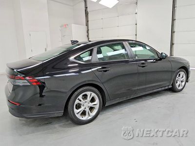 Trzecie zdjęcie samochodu z tyłu: 2025 HONDA ACCORD LX VIN:1HGCY1F27SA082926 - miniatura