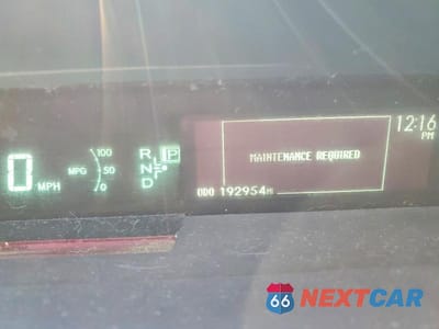 Zdjęcie 9 z 12 samochodu: 2015 TOYOTA PRIUS TWO VIN:JTDKN3DU4F0469271 - miniatura