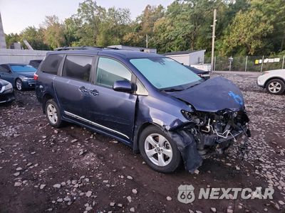 Czwarte zdjęcie samochodu z boku: 2020 TOYOTA SIENNA LE VIN:5TDKZ3DC3LS022385 - miniatura