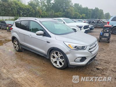Czwarte zdjęcie samochodu z boku: 2019 FORD ESCAPE TITANIUM VIN:1FMCU9J9XKUA78635 - miniatura