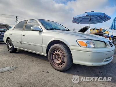 Czwarte zdjęcie samochodu z boku: 2001 TOYOTA CAMRY CE VIN:4T1BG22KX1U088897 - miniatura