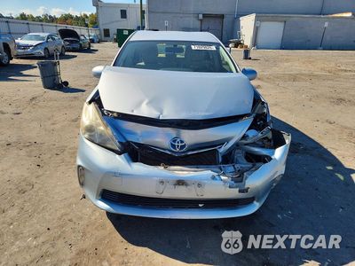 Piąte zdjęcie samochodu w środku: 2013 TOYOTA PRIUS V THREE VIN:JTDZN3EU4D3199077 - miniatura