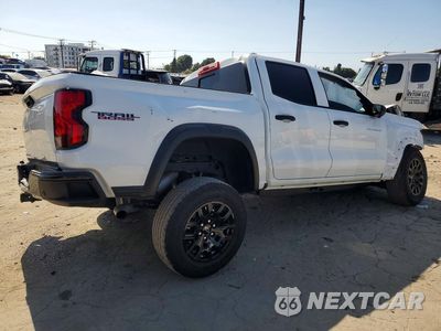 Trzecie zdjęcie samochodu z tyłu: 2026 CHEVROLET COLORADO TRAIL BOSS VIN:1GCPTEEK0T1110221 - miniatura