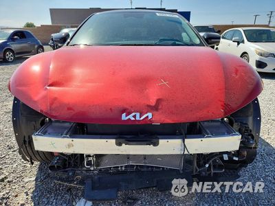Piąte zdjęcie samochodu w środku: 2025 KIA EV6 GT LINE VIN:5XYC4DJC8SG010709 - miniatura