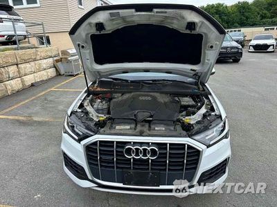 Piąte zdjęcie samochodu w środku: 2020 AUDI Q7 PREMIUM VIN:WA1AXAF71LD011266 - miniatura