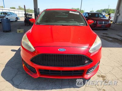 Piąte zdjęcie samochodu w środku: 2017 FORD FOCUS ST VIN:1FADP3L94HL235297 - miniatura