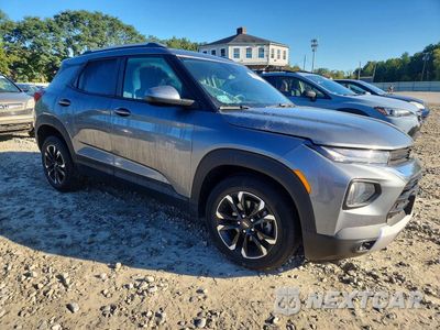 Czwarte zdjęcie samochodu z boku: 2021 CHEVROLET TRAILBLAZER LT VIN:KL79MPSL0MB011373 - miniatura