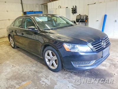 Czwarte zdjęcie samochodu z boku: 2013 VOLKSWAGEN PASSAT SE VIN:1VWBP7A36DC026254 - miniatura
