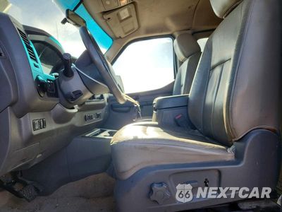 Zdjęcie 7 z 12 samochodu: 2016 NISSAN NV 3500 HD SL VIN:5BZAF0AAXGN850712 - miniatura