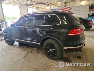 Drugie zdjęcie samochodu z przodu: 2017 VOLKSWAGEN TOUAREG WOLFSBURG VIN:WVGRF7BP2HD003801 - miniatura