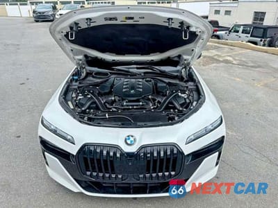Piąte zdjęcie samochodu w środku: 2024 BMW 760 XI VIN:WBA33EJ0XRCP25744 - miniatura