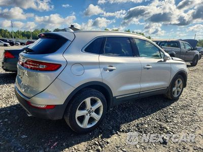Trzecie zdjęcie samochodu z tyłu: 2017 LINCOLN MKC PREMIERE VIN:5LMCJ1D99HUL62737 - miniatura