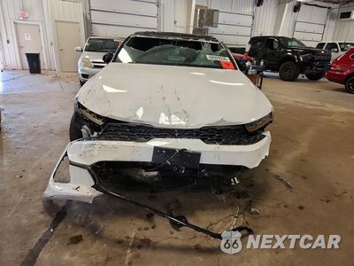 Piąte zdjęcie samochodu w środku: 2024 KIA K5 GT LINE VIN:5XXG64J25RG259227 - miniatura