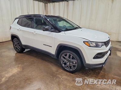 Czwarte zdjęcie samochodu z boku: 2026 JEEP COMPASS LIMITED VIN:3C4NJDCN0TT178094 - miniatura