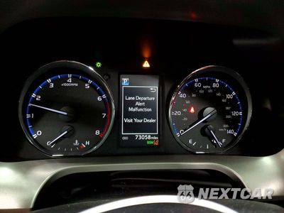 Zdjęcie 9 z 14 samochodu: 2017 TOYOTA RAV4 LIMITED VIN:JTMDFREV5HJ168845 - miniatura