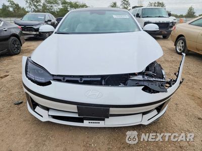 Piąte zdjęcie samochodu w środku: 2024 HYUNDAI IONIQ 6 LIMITED VIN:KMHM54AC4RA060241 - miniatura