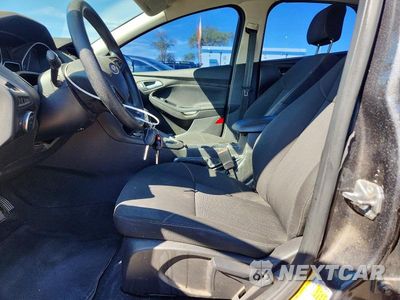 Zdjęcie 7 z 12 samochodu: 2017 FORD FOCUS SE VIN:1FADP3F21HL328924 - miniatura