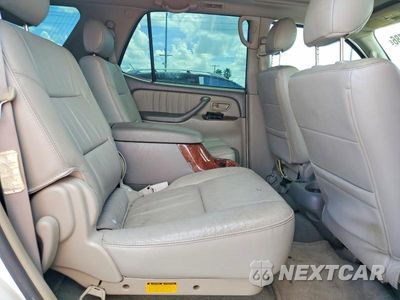 Zdjęcie 11 z 13 samochodu: 2005 TOYOTA SEQUOIA LIMITED VIN:5TDZT38A25S262958 - miniatura