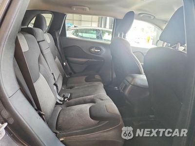Zdjęcie 10 z 12 samochodu: 2014 JEEP CHEROKEE LATITUDE VIN:1C4PJMCS4EW297780 - miniatura