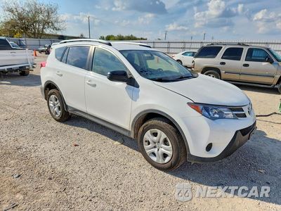 Czwarte zdjęcie samochodu z boku: 2015 TOYOTA RAV4 LE VIN:JTMZFREV1FD055461 - miniatura