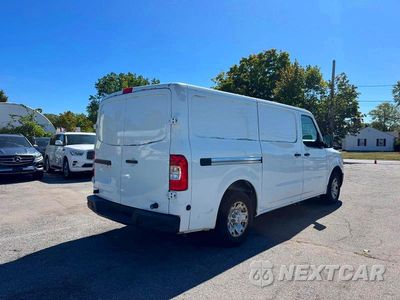 Czwarte zdjęcie samochodu z boku: 2017 NISSAN NV 2500 HD SV VIN:1N6BF0KY8HN807470 - miniatura
