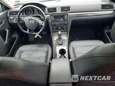 Zdjęcie 8 z 12 samochodu: 2017 VOLKSWAGEN PASSAT SE VIN:1VWBT7A35HC083997 - miniatura