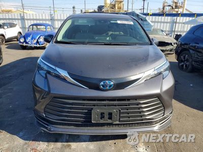 Piąte zdjęcie samochodu w środku: 2025 TOYOTA SIENNA LE VIN:5TDBRKEC2SS264253 - miniatura