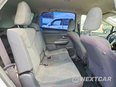 Zdjęcie 10 z 12 samochodu: 2012 TOYOTA PRIUS V THREE VIN:JTDZN3EU2C3136462 - miniatura