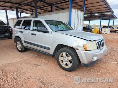 Czwarte zdjęcie samochodu z boku: 2006 JEEP GRAND CHEROKEE LAREDO VIN:1J4GR48K76C108988 - miniatura