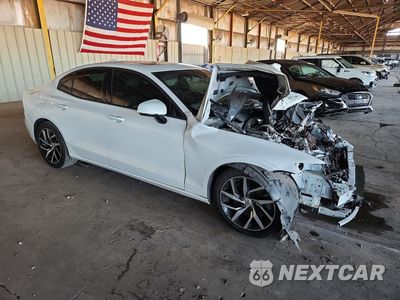 Czwarte zdjęcie samochodu z boku: 2019 VOLVO S60 T6 MOMENTUM VIN:7JRA22TK0KG017299 - miniatura