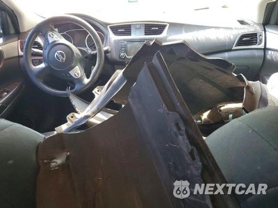 Zdjęcie 8 z 12 samochodu: 2018 NISSAN SENTRA S VIN:3N1AB7AP1JY347592 - miniatura