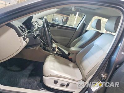 Zdjęcie 7 z 13 samochodu: 2018 VOLKSWAGEN PASSAT SE VIN:1VWBA7A30JC023542 - miniatura