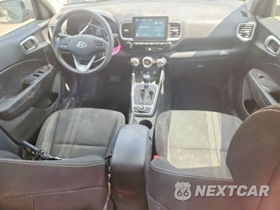 Zdjęcie 8 z 12 samochodu: 2020 HYUNDAI VENUE SEL VIN:KMHRC8A31LU017338 - miniatura