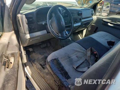 Zdjęcie 8 z 13 samochodu: 2007 FORD F250 SUPER DUTY VIN:1FDSX21587EB05971 - miniatura
