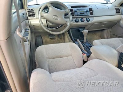 Zdjęcie 8 z 12 samochodu: 2002 TOYOTA CAMRY LE VIN:4T1BE32K52U024442 - miniatura