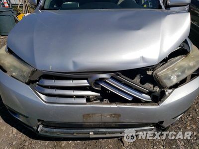 Zdjęcie 12 z 13 samochodu: 2011 TOYOTA HIGHLANDER BASE VIN:5TDBK3EH6BS061369 - miniatura
