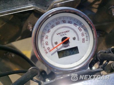 Zdjęcie 7 z 9 samochodu: 2004 VICTORY MOTORCYCLES KINGPIN CUSTOM VIN:5VPCD16DX43005410 - miniatura