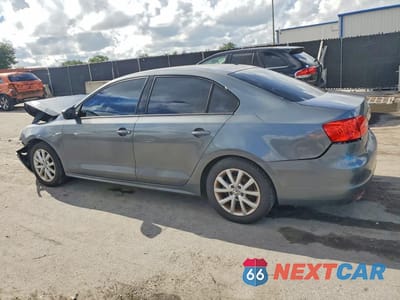 Drugie zdjęcie samochodu z przodu: 2014 VOLKSWAGEN JETTA BASE VIN:3VW2K7AJ8EM237324 - miniatura