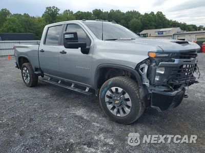 Czwarte zdjęcie samochodu z boku: 2026 CHEVROLET SILVERADO K2500 CUSTOM VIN:2GC4KMEY2T1180110 - miniatura